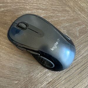 Logitech M510 Wireless Mouse - USB and batteries included